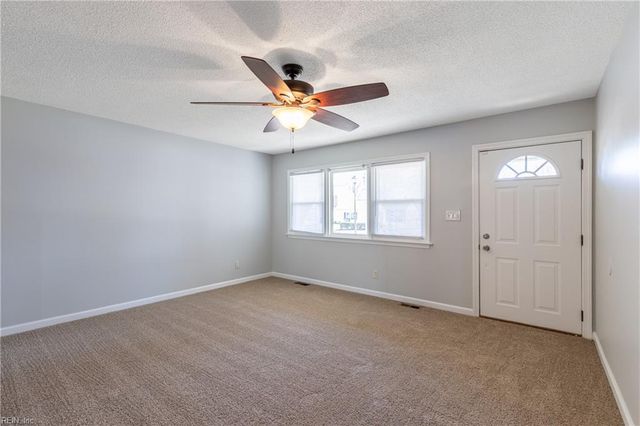 18 Fort Worth ST, Hampton, VA 23669
