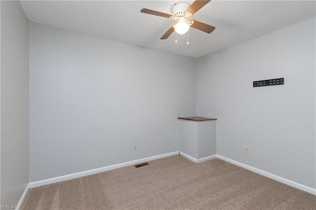 18 Fort Worth ST, Hampton, VA 23669
