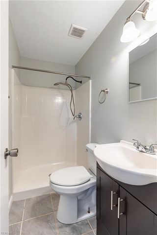 18 Fort Worth ST, Hampton, VA 23669
