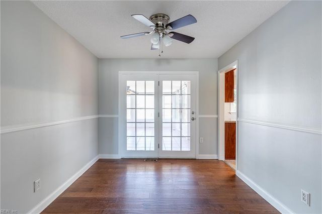 18 Fort Worth ST, Hampton, VA 23669
