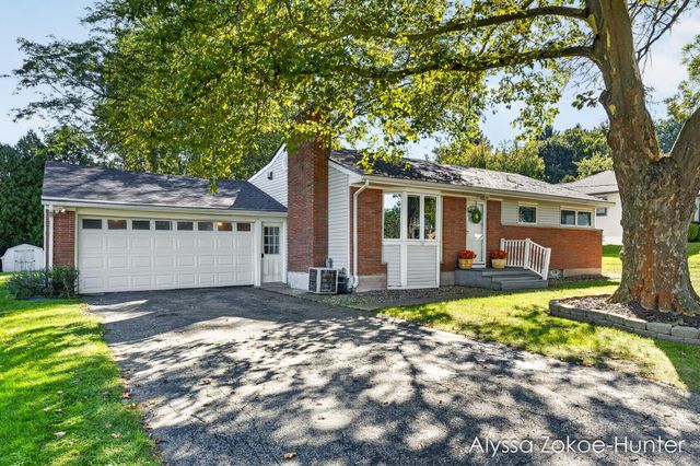 1938 Moerland Court NW, Grand Rapids, MI 49504