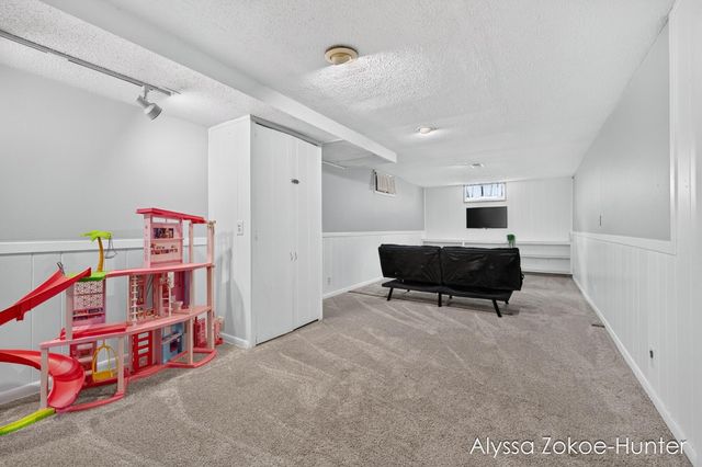 1938 Moerland Court NW, Grand Rapids, MI 49504