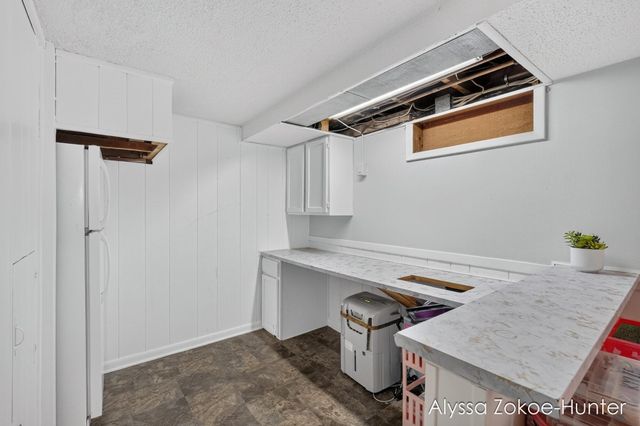 1938 Moerland Court NW, Grand Rapids, MI 49504
