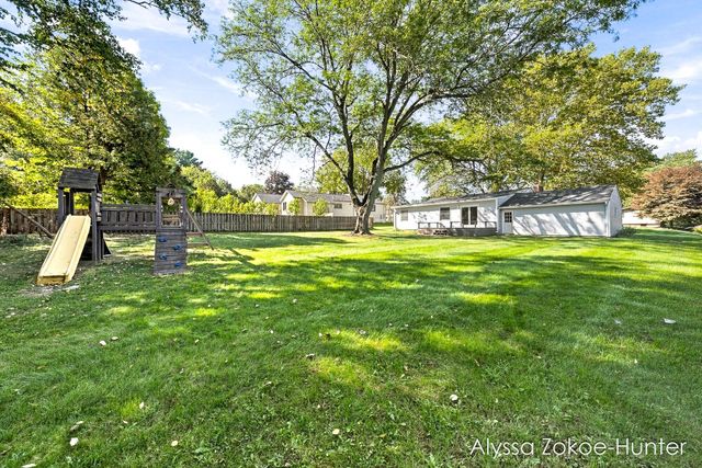 1938 Moerland Court NW, Grand Rapids, MI 49504