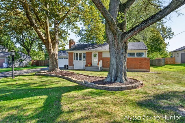 1938 Moerland Court NW, Grand Rapids, MI 49504