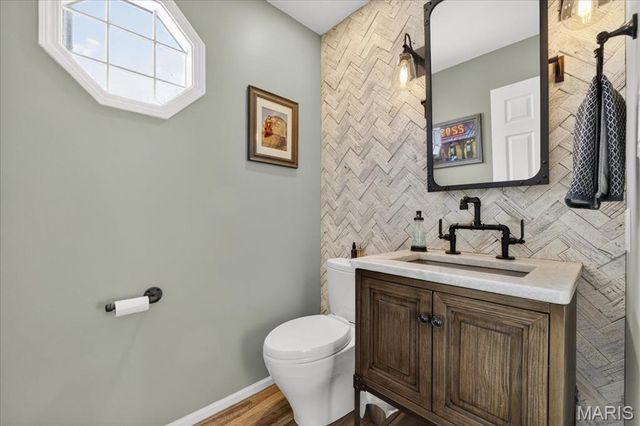 7028 Chalkstone Road, Oakville, MO 63129