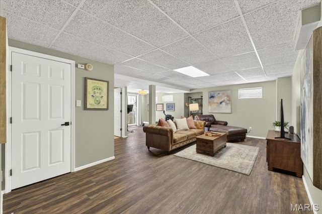 7028 Chalkstone Road, Oakville, MO 63129