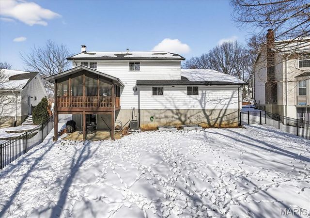 7028 Chalkstone Road, Oakville, MO 63129