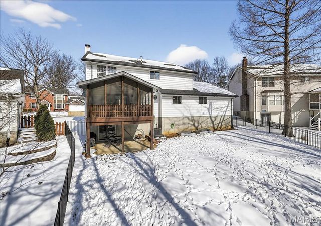 7028 Chalkstone Road, Oakville, MO 63129