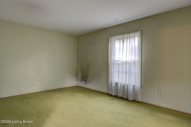 3811 Ashridge Dr, Louisville, KY 40241