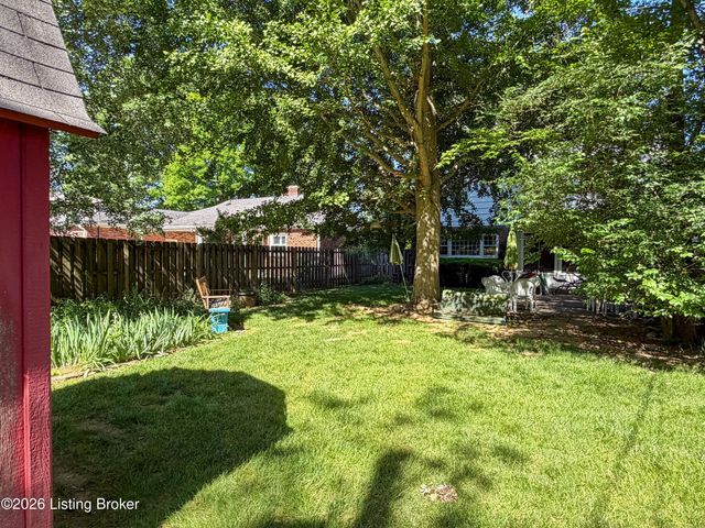 3811 Ashridge Dr, Louisville, KY 40241