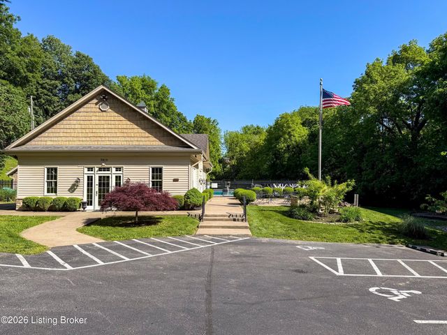 3811 Ashridge Dr, Louisville, KY 40241