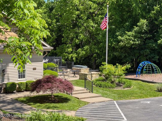 3811 Ashridge Dr, Louisville, KY 40241
