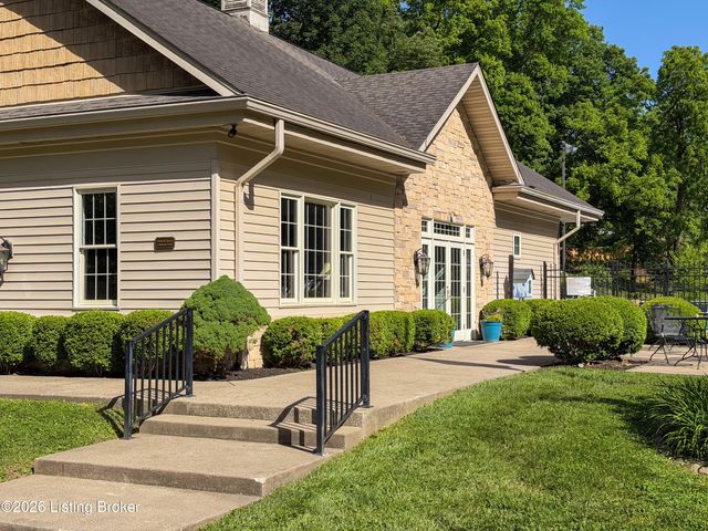 3811 Ashridge Dr, Louisville, KY 40241