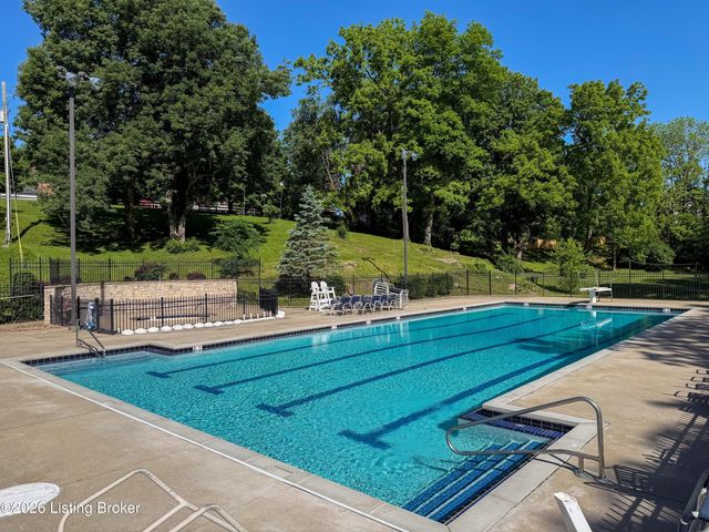 3811 Ashridge Dr, Louisville, KY 40241