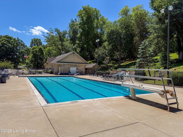 3811 Ashridge Dr, Louisville, KY 40241