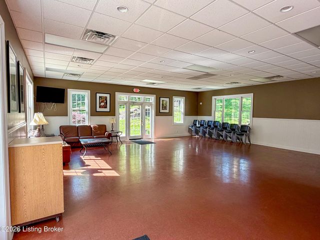 3811 Ashridge Dr, Louisville, KY 40241