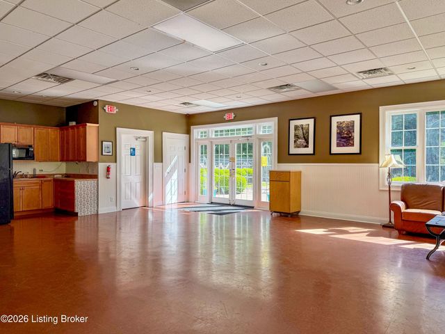 3811 Ashridge Dr, Louisville, KY 40241