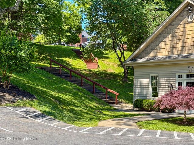 3811 Ashridge Dr, Louisville, KY 40241