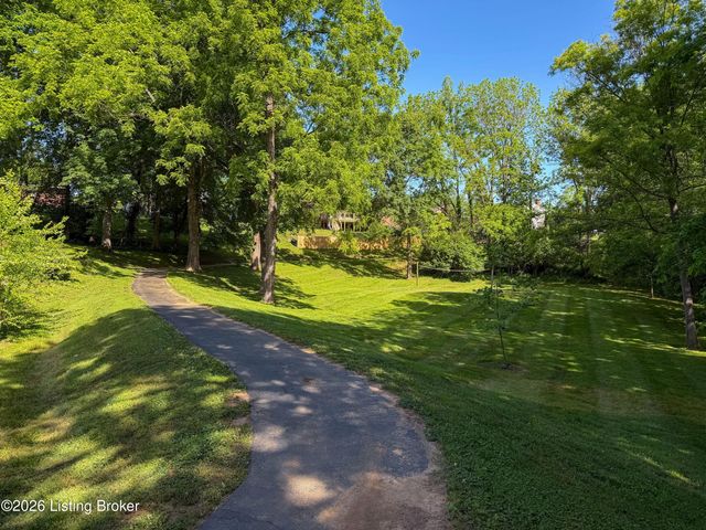 3811 Ashridge Dr, Louisville, KY 40241