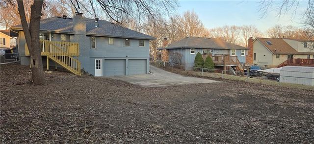 7425 NW 79th Street, Kansas City, MO 64152