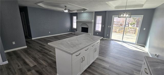 7425 NW 79th Street, Kansas City, MO 64152