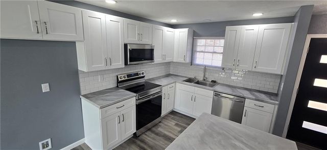 7425 NW 79th Street, Kansas City, MO 64152