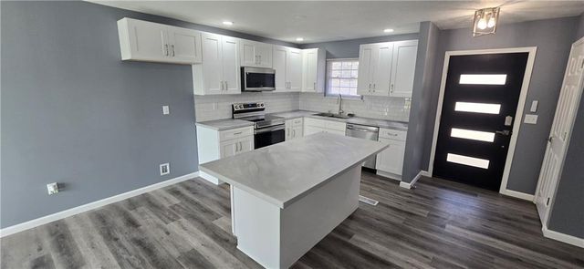 7425 NW 79th Street, Kansas City, MO 64152