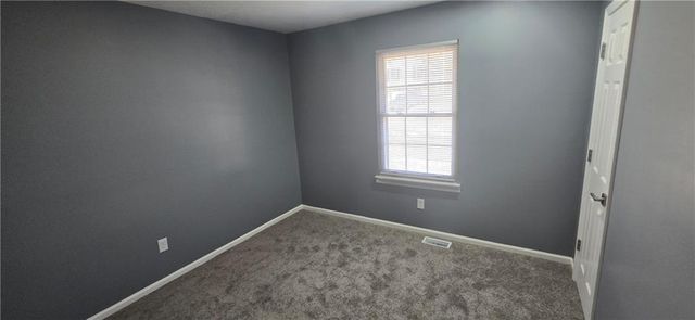 7425 NW 79th Street, Kansas City, MO 64152