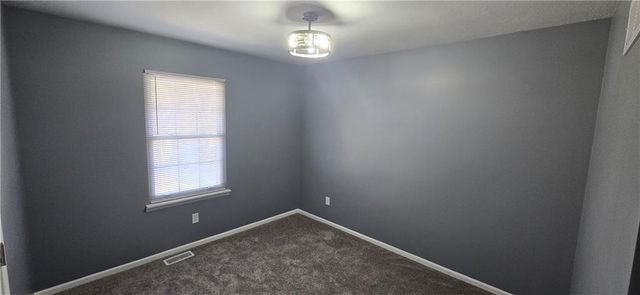 7425 NW 79th Street, Kansas City, MO 64152