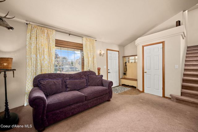 2689 W Loire Dr, Coeur D'alene, ID 83815