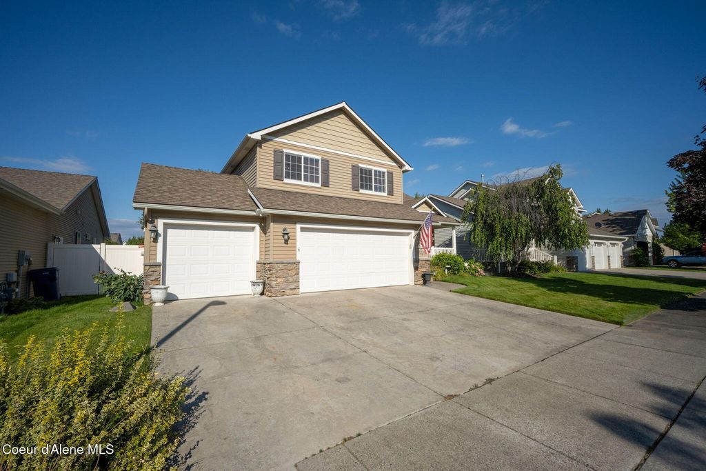 2689 W Loire Dr, Coeur d'Alene, ID 83815 photo 4