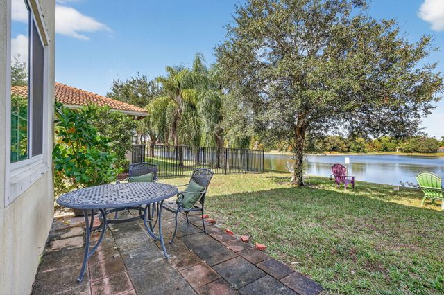 6720 Osage Circle, Greenacres, FL 33413