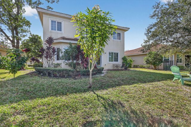 6720 Osage Circle, Greenacres, FL 33413