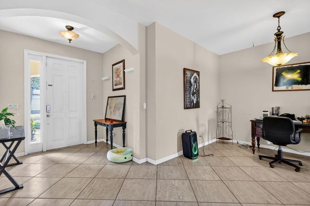 6720 Osage Circle, Greenacres, FL 33413