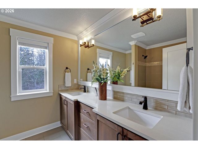 10191 Nw BARNHART Ln, Portland, OR 97229