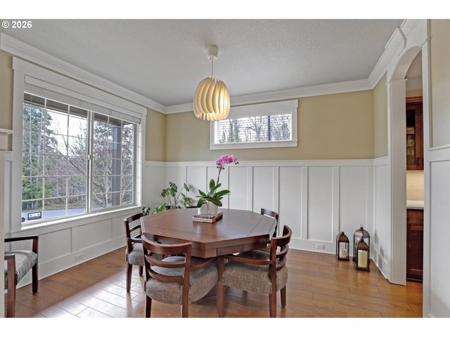 10191 Nw BARNHART Ln, Portland, OR 97229