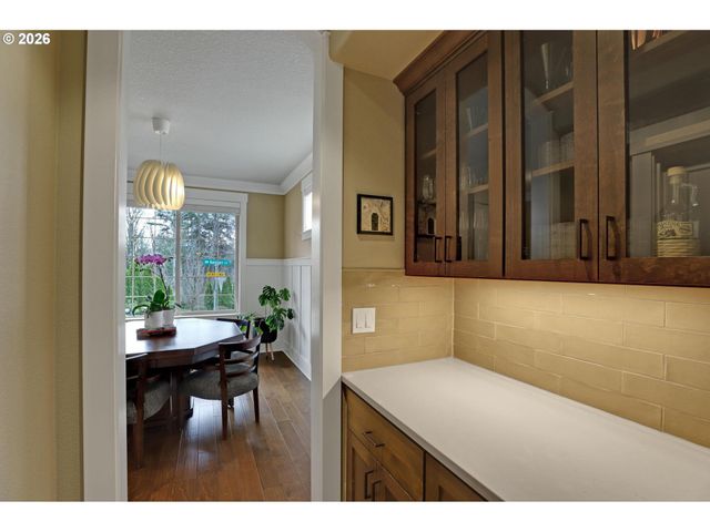 10191 Nw BARNHART Ln, Portland, OR 97229