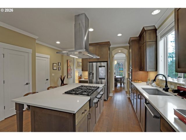 10191 Nw BARNHART Ln, Portland, OR 97229