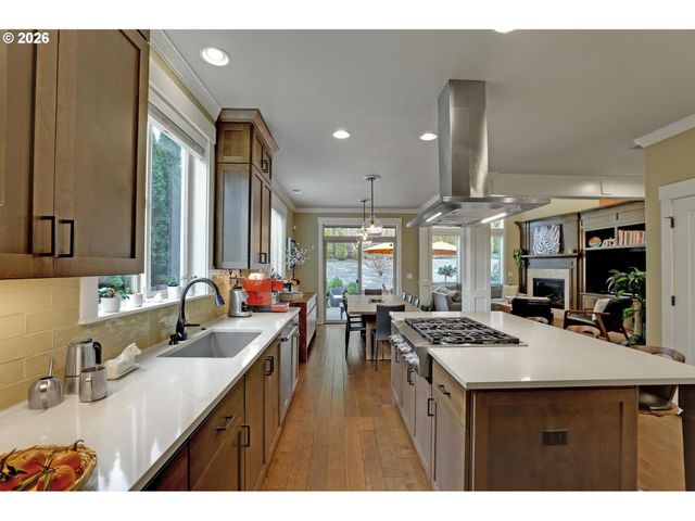 10191 Nw BARNHART Ln, Portland, OR 97229