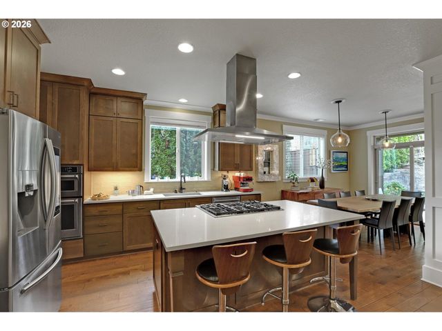 10191 Nw BARNHART Ln, Portland, OR 97229