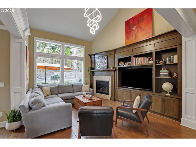 10191 Nw BARNHART Ln, Portland, OR 97229