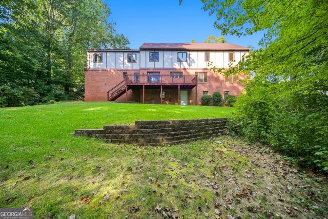 3335 Trails End Road NE, Roswell, GA 30075