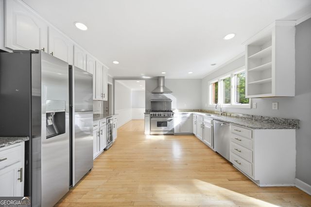 3335 Trails End Road NE, Roswell, GA 30075