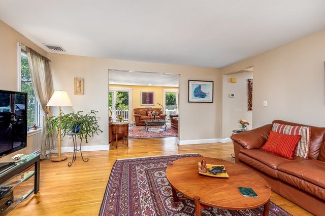 8 Jackson Road, Marblehead, MA 01945