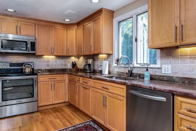8 Jackson Road, Marblehead, MA 01945