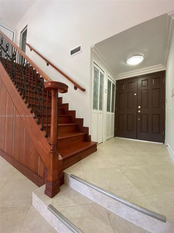 12432 SW 94th Ln, Miami, FL 33186