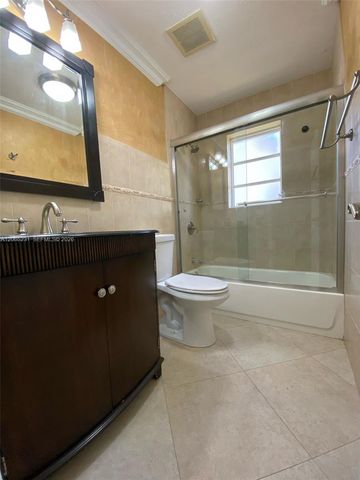 12432 SW 94th Ln, Miami, FL 33186