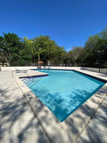 12432 SW 94th Ln, Miami, FL 33186