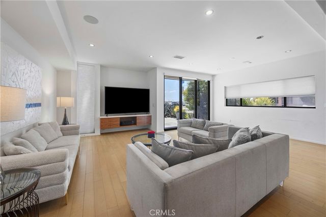 5277 E Ocean, Long Beach, CA 90803